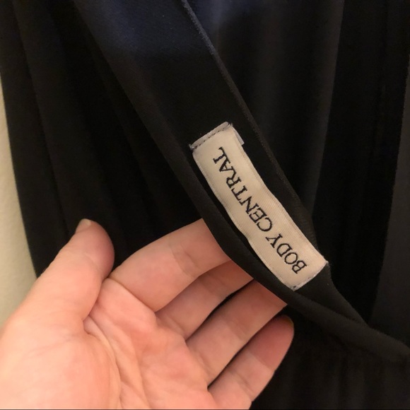 Black halter jumpsuit - Picture 4 of 7